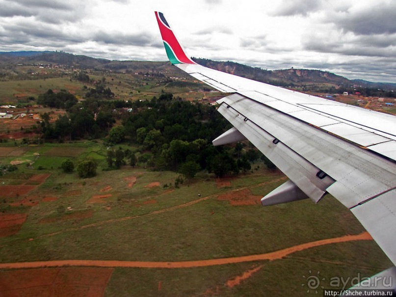 "Земля в иллюминаторе видна..." Красная, мадагаскарская