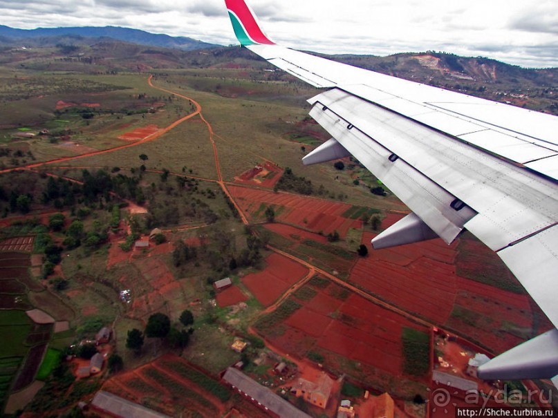 "Земля в иллюминаторе видна..." Красная, мадагаскарская