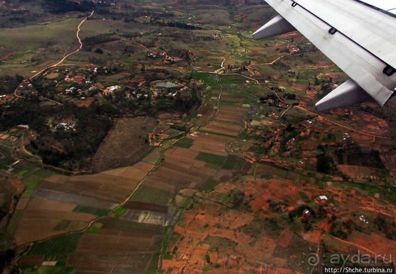 "Земля в иллюминаторе видна..." Красная, мадагаскарская