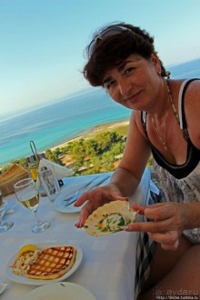 Отличная рыбная таверна с шикарной панорамой в Афитосе