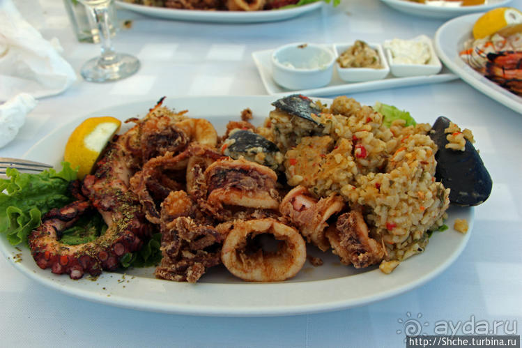 Отличная рыбная таверна с шикарной панорамой в Афитосе