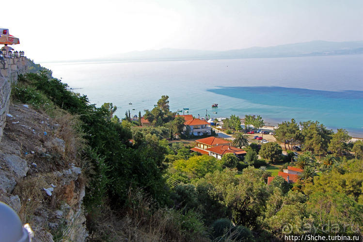 Отличная рыбная таверна с шикарной панорамой в Афитосе