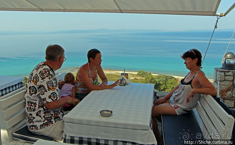 Отличная рыбная таверна с шикарной панорамой в Афитосе