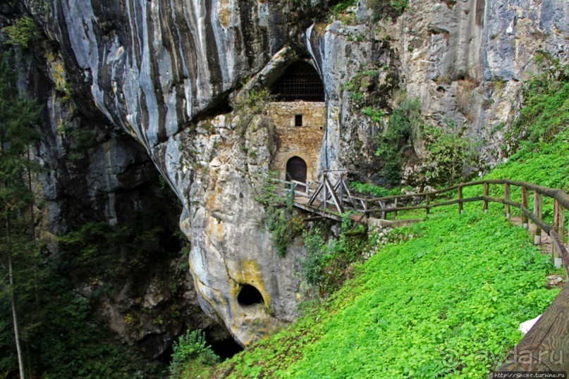 фото Постойна