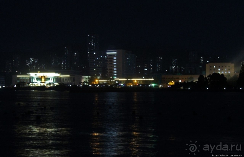 Ночной рынок морепродуктов на искусственном моле в Вонсане