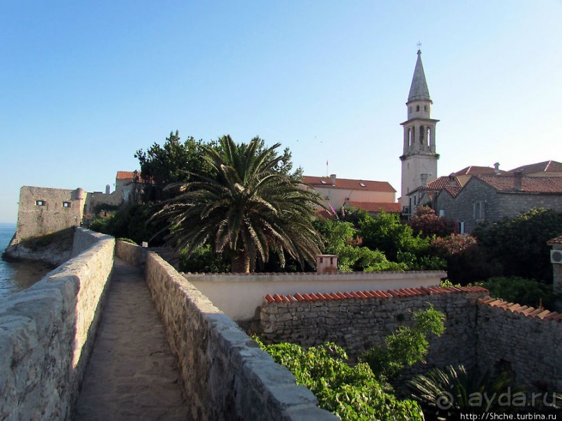 Прогулка по крепостной стене Старой Будвы