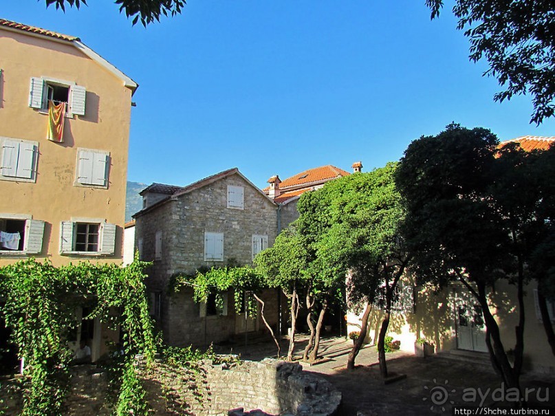 Прогулка по крепостной стене Старой Будвы