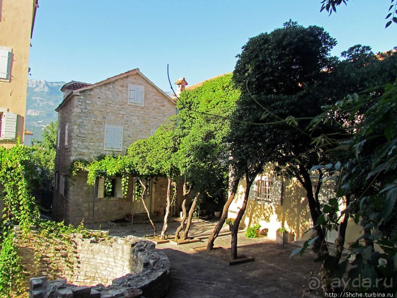 Прогулка по крепостной стене Старой Будвы