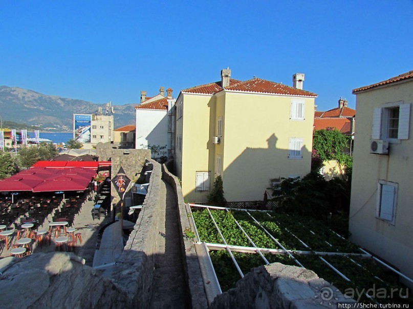 Прогулка по крепостной стене Старой Будвы