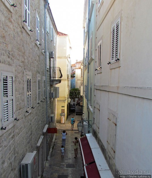 Прогулка по крепостной стене Старой Будвы