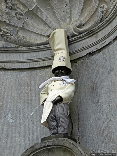 Кто писает в Брюсселе по утрам? Мальчик, девочка, ... собака