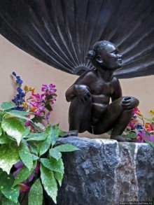 Кто писает в Брюсселе по утрам? Мальчик, девочка, ... собака