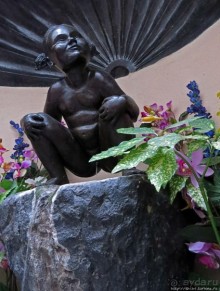 Кто писает в Брюсселе по утрам? Мальчик, девочка, ... собака