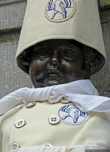 Кто писает в Брюсселе по утрам? Мальчик, девочка, ... собака