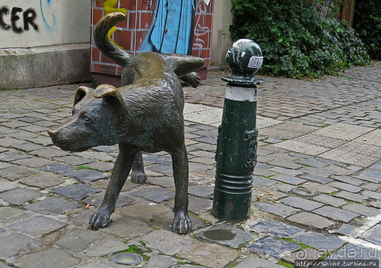 Кто писает в Брюсселе по утрам? Мальчик, девочка, ... собака