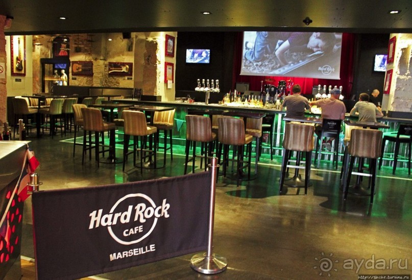 Культовое кафе в Марселе