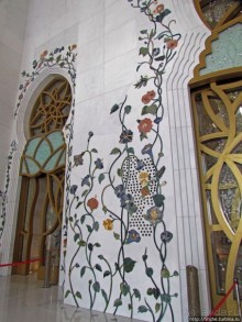 Мечеть шейха Зайда — Белоснежное чудо в песках Абу-Даби