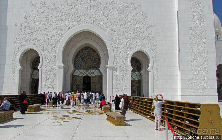 Мечеть шейха Зайда — Белоснежное чудо в песках Абу-Даби