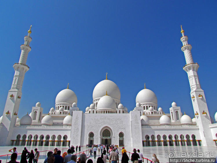 Мечеть шейха Зайда — Белоснежное чудо в песках Абу-Даби