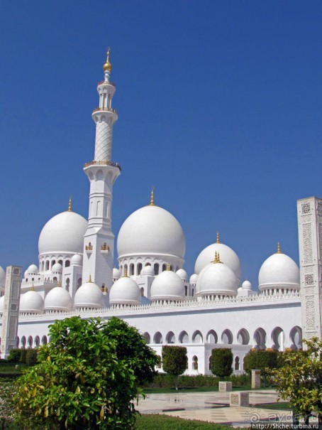 Мечеть шейха Зайда — Белоснежное чудо в песках Абу-Даби
