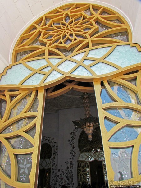 Альбом отзыва "Мечеть шейха Зайда — Белоснежное чудо в песках Абу-Даби"