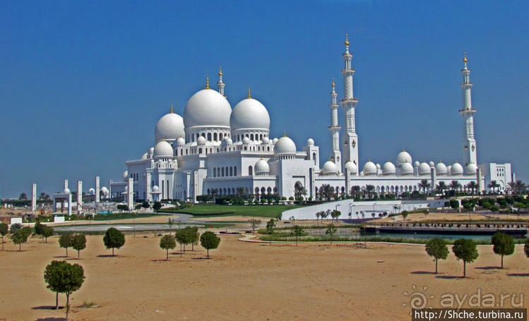 Мечеть шейха Зайда — Белоснежное чудо в песках Абу-Даби