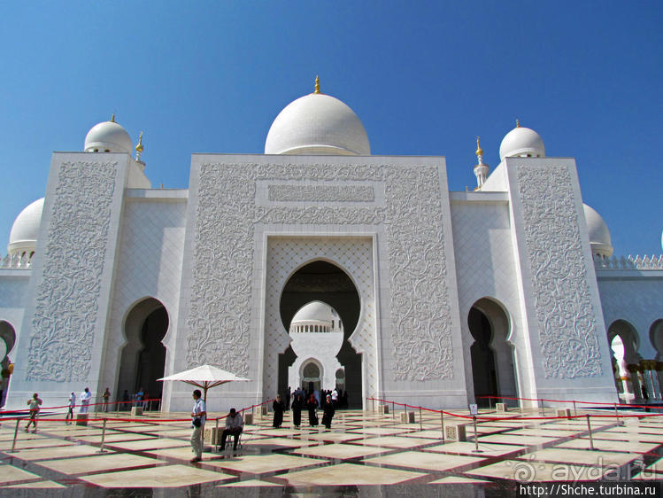 Мечеть шейха Зайда — Белоснежное чудо в песках Абу-Даби