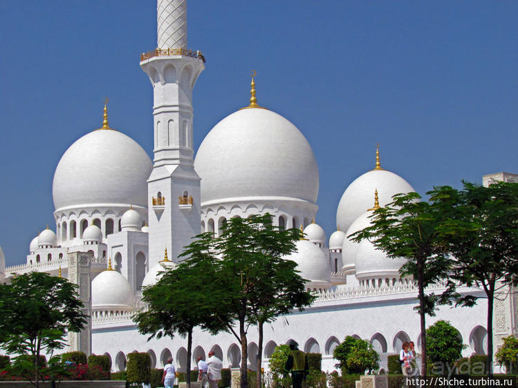 Мечеть шейха Зайда — Белоснежное чудо в песках Абу-Даби