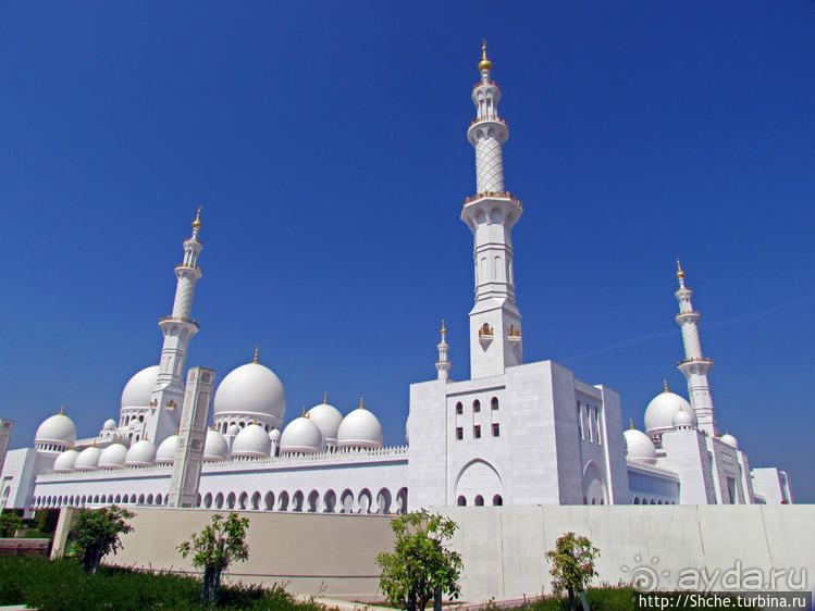 Мечеть шейха Зайда — Белоснежное чудо в песках Абу-Даби