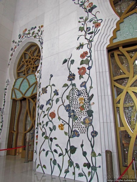 Мечеть шейха Зайда — Белоснежное чудо в песках Абу-Даби