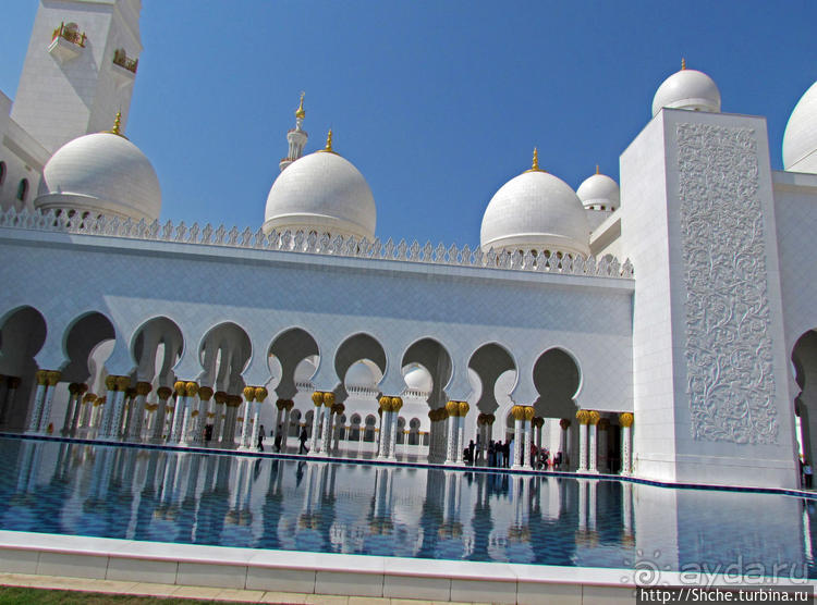 Мечеть шейха Зайда — Белоснежное чудо в песках Абу-Даби