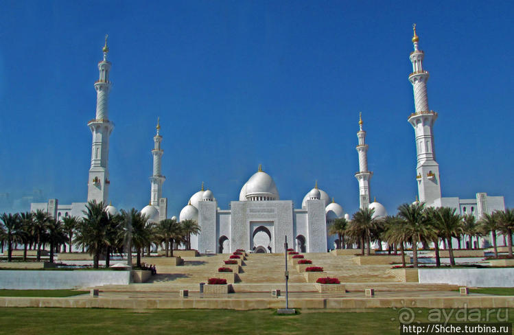Мечеть шейха Зайда — Белоснежное чудо в песках Абу-Даби