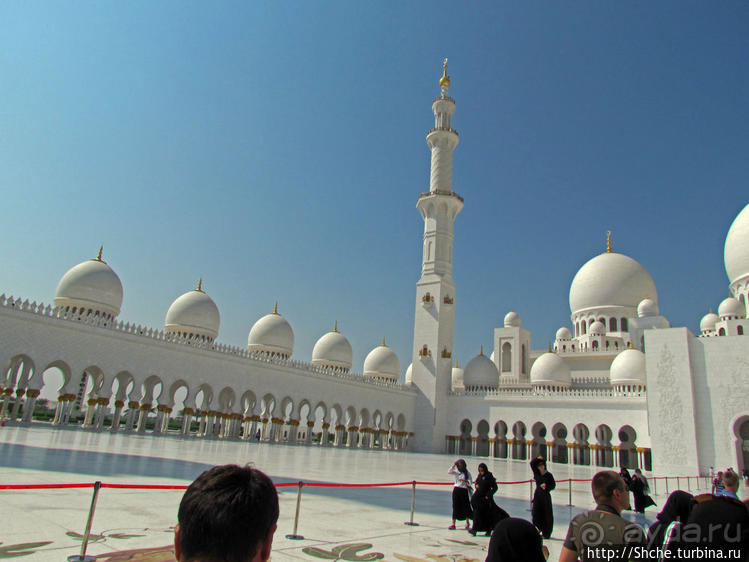 Мечеть шейха Зайда — Белоснежное чудо в песках Абу-Даби