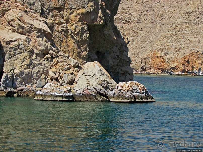 Оманские фьерды... Скалистое побережье Мусандама