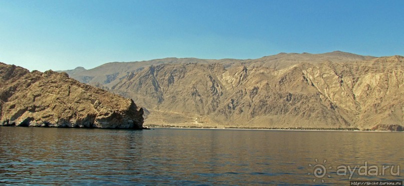 Оманские фьерды... Скалистое побережье Мусандама