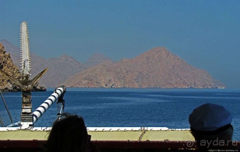 Оманские фьерды... Скалистое побережье Мусандама