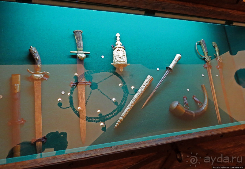 Альбом истории "Аки хоромы царские — интерьеры замка Радзивиллов в Несвиже "