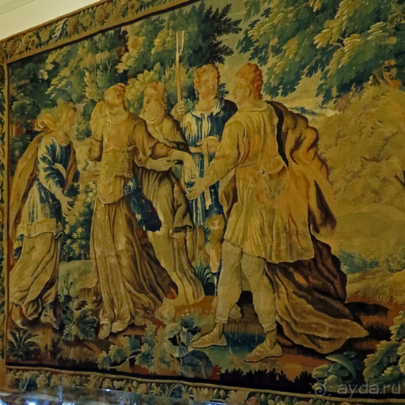 Альбом истории "Аки хоромы царские — интерьеры замка Радзивиллов в Несвиже "