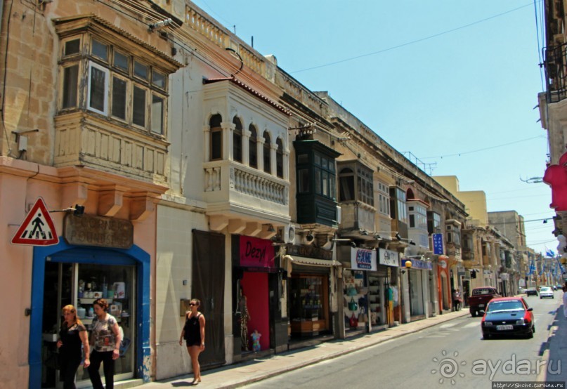 Мальтийская Паола — город красивых балконов и двух обломов