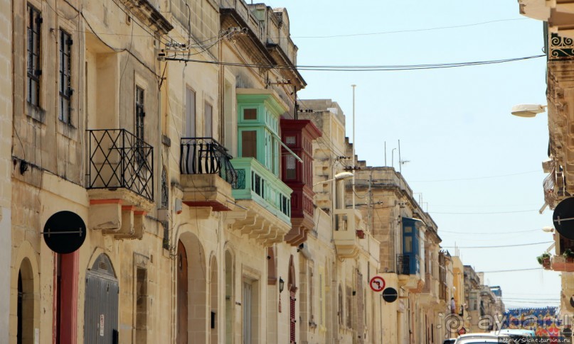 Мальтийская Паола — город красивых балконов и двух обломов