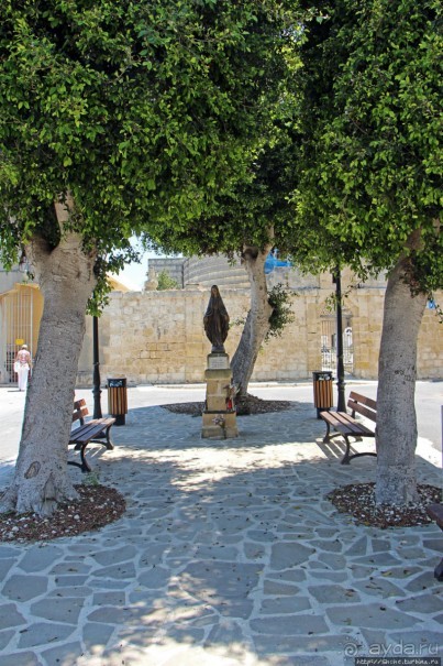 Мальтийская Паола — город красивых балконов и двух обломов