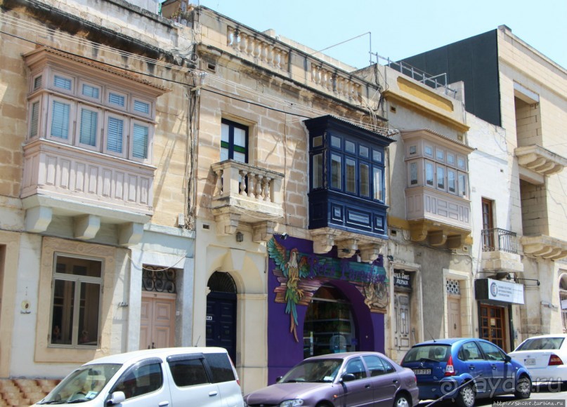 Мальтийская Паола — город красивых балконов и двух обломов
