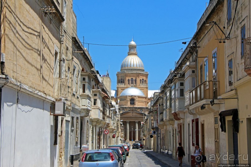 Мальтийская Паола — город красивых балконов и двух обломов