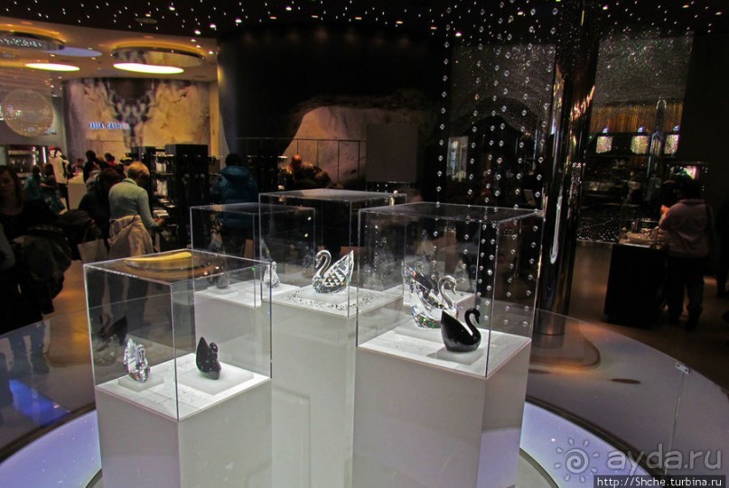 Альбом отзыва "Лучшие друзья девушек это ... кристаллы Сваровски"