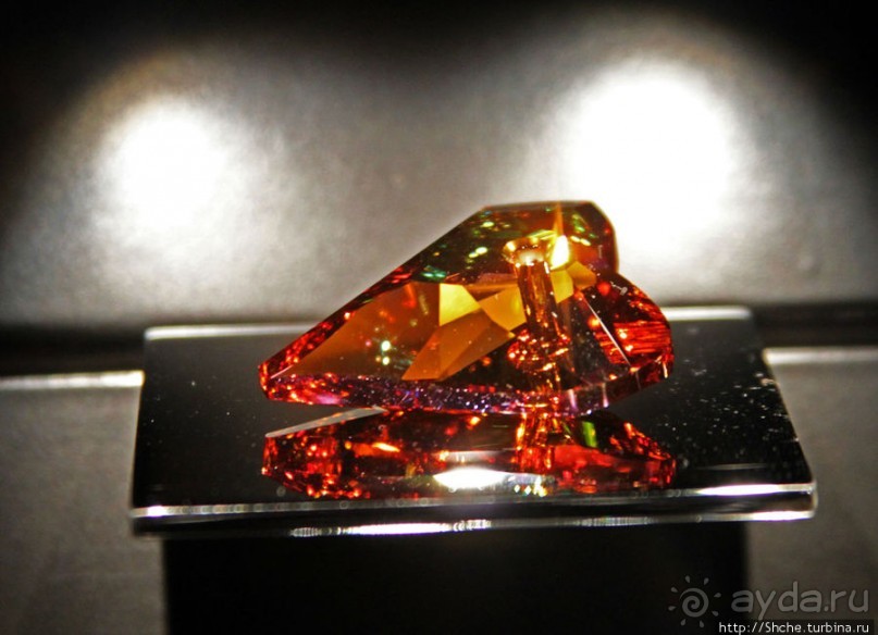 Лучшие друзья девушек это ... кристаллы Сваровски