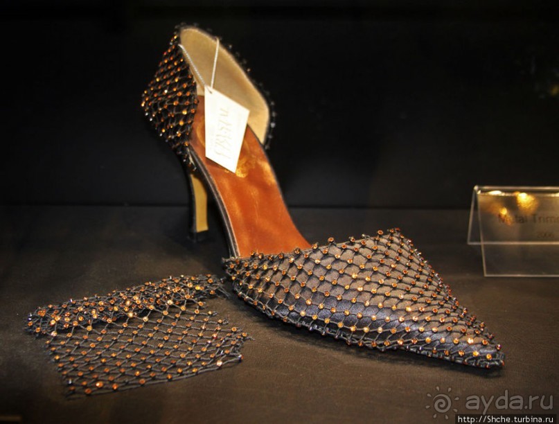 Лучшие друзья девушек это ... кристаллы Сваровски