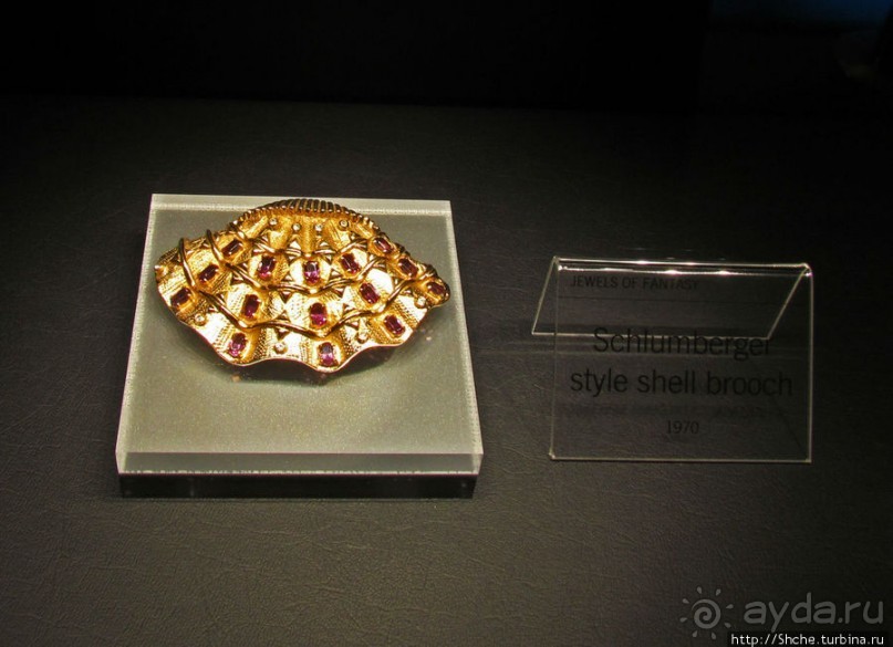 Лучшие друзья девушек это ... кристаллы Сваровски