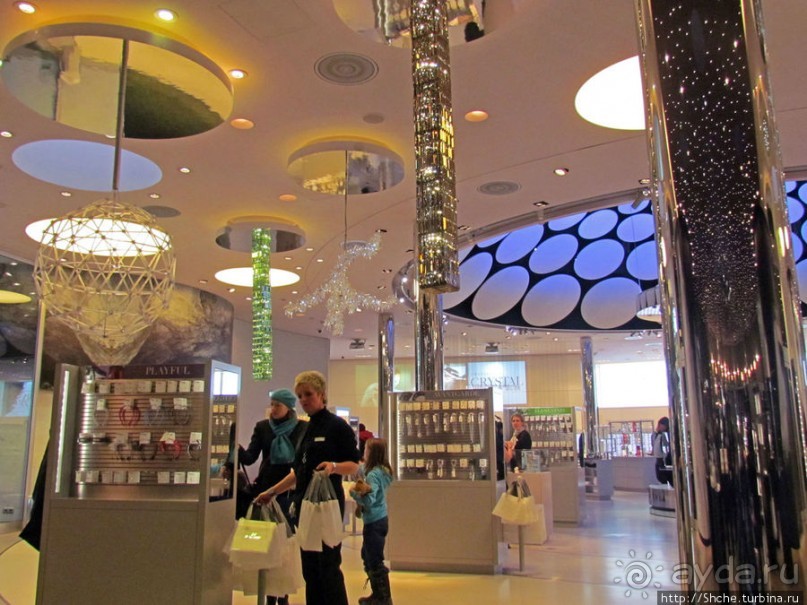 Лучшие друзья девушек это ... кристаллы Сваровски