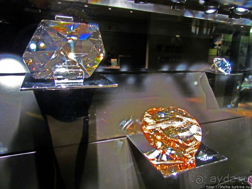 Лучшие друзья девушек это ... кристаллы Сваровски