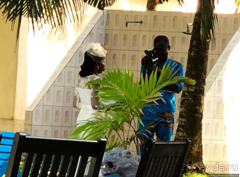 Люблю рассматривать чужих невест. На курорте в Того